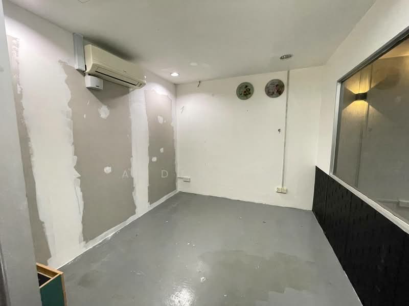 Office for Rent in Bandar Putra Permai (Seri Kembangan) - Aaden Lim - Interior - PropertyGuru.com.my