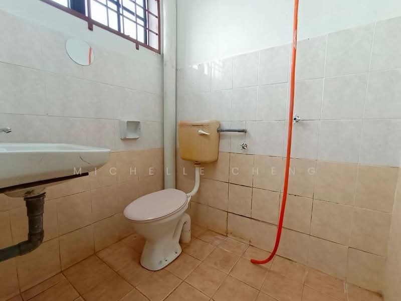 Rumah Teres 1 Tingkat untuk Dijual di Menglembu (Perak) - Michelle Cheng - Bathroom - PropertyGuru.com.my