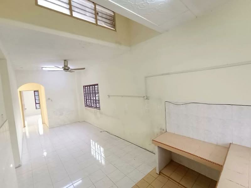 Rumah Teres 1 Tingkat untuk Dijual di Menglembu (Perak) - Michelle Cheng - Dining Room - PropertyGuru.com.my