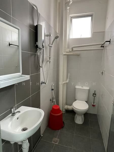 Apartment for Sale at The Rise Collection 2 - Anthony Yeoh - Bathroom - PropertyGuru.com.my