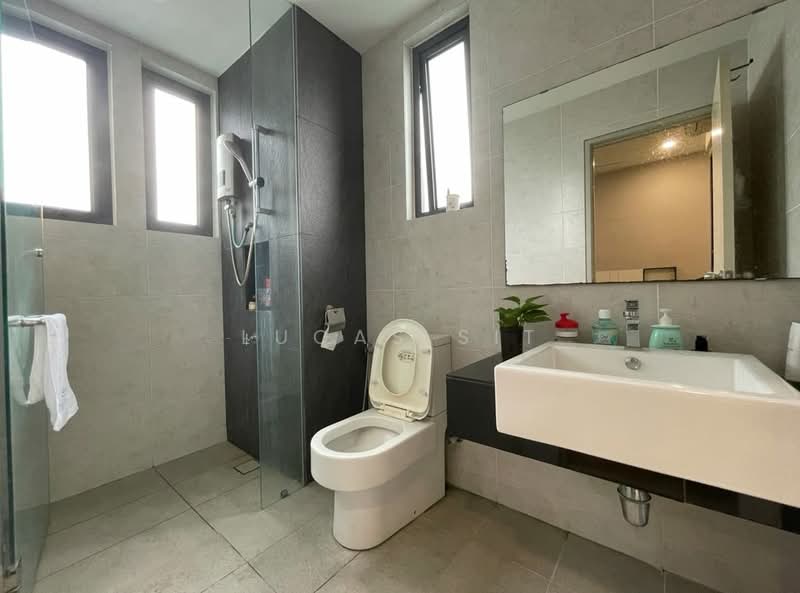 Kondominium untuk Dijual di Ascenda Residence @ Skyarena - Lucas Sit - Bathroom - PropertyGuru.com.my