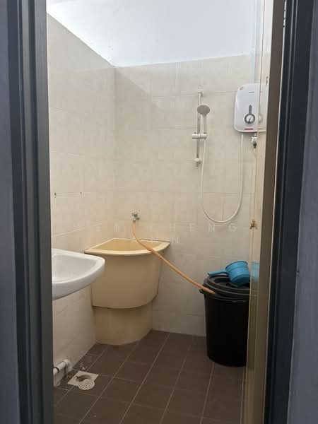 Kedai untuk Disewa di Bandar Baru Mergong (Alor Setar) - Wee Kheng Ann - Bathroom - PropertyGuru.com.my