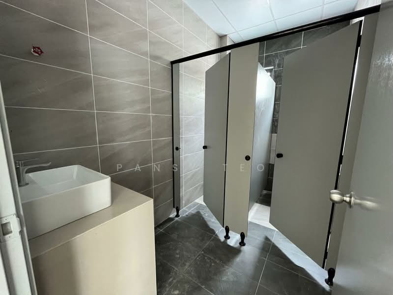 Factory for Rent in Taman Desa Cemerlang (Ulu Tiram) - Pansy Teo - Bathroom - PropertyGuru.com.my
