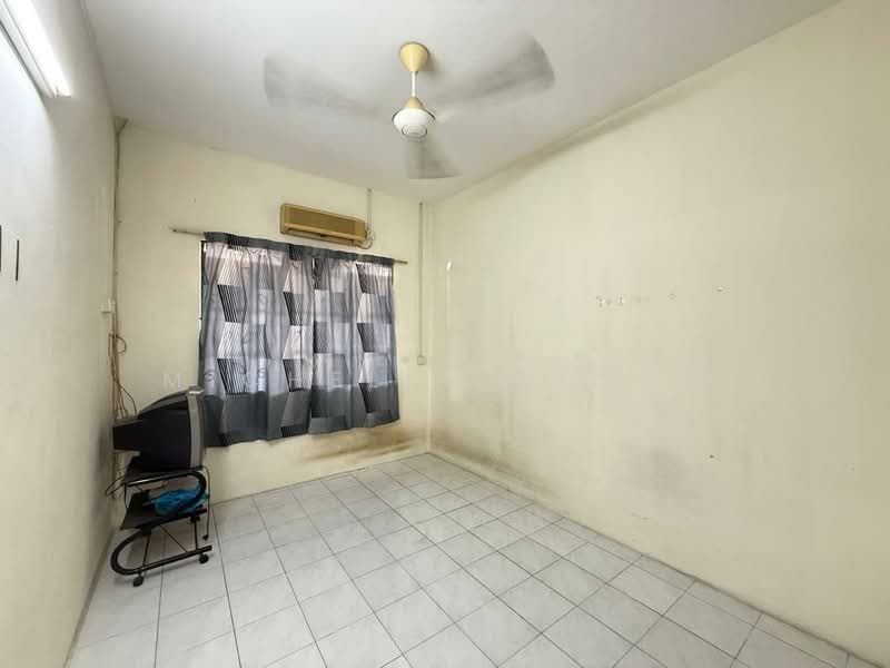 Rumah Berkembar untuk Dijual di Taman Lapangan Pelangi (Simpang Pulai) - Michelle Cheng - Bedroom - PropertyGuru.com.my