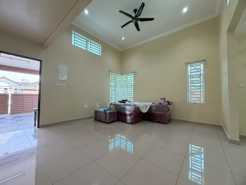 Bungalow for Sale in Taman Rupawan Indah (Kepala Batas) - Aswad . - Living Room - PropertyGuru.com.my