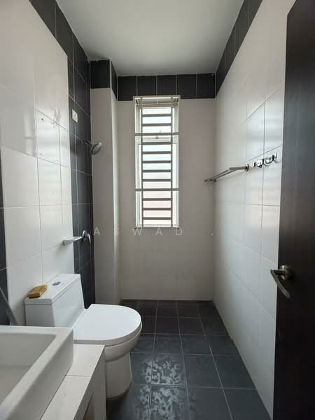 Bungalow for Sale in Taman Rupawan Indah (Kepala Batas) - Aswad . - Bathroom - PropertyGuru.com.my