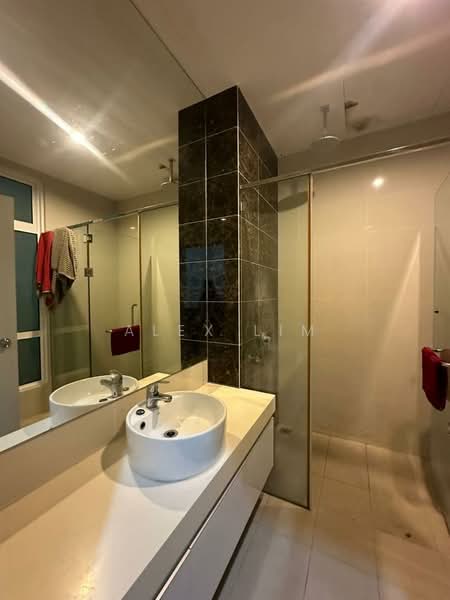 Kondominium untuk Disewa di Ferringhi Residence - Alex Lim - Bathroom - PropertyGuru.com.my