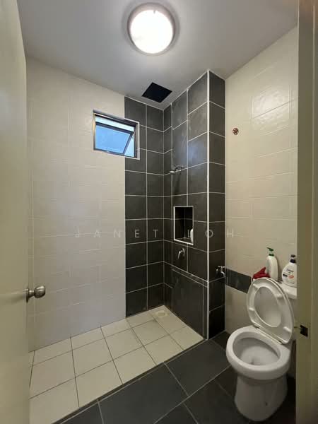 Rumah Berkembar untuk Disewa di Taman Pulai Bayu (Skudai) - Janet Loh - Bathroom - PropertyGuru.com.my
