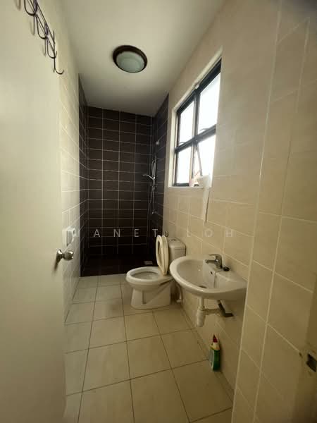 Rumah Berkembar untuk Disewa di Taman Pulai Bayu (Skudai) - Janet Loh - Bathroom - PropertyGuru.com.my