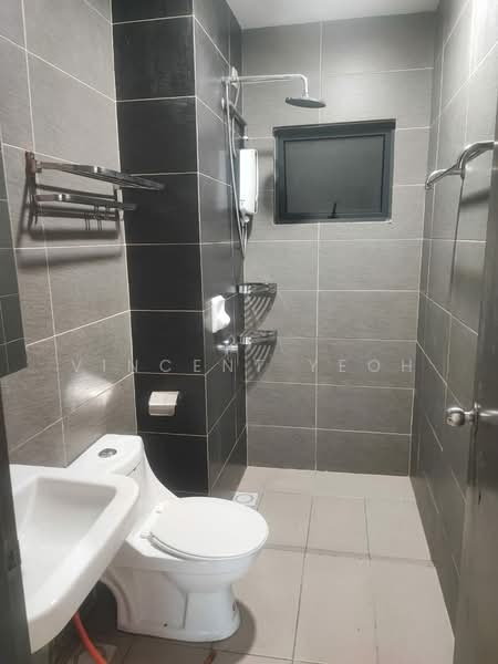 Kondominium untuk Dijual di The Henge - Vincent Yeoh - Bathroom - PropertyGuru.com.my