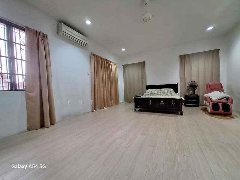 Semi-Detached House for Sale in Bandar Nusaputra (Puchong) - KENT HUI LAU - Bedroom - PropertyGuru.com.my