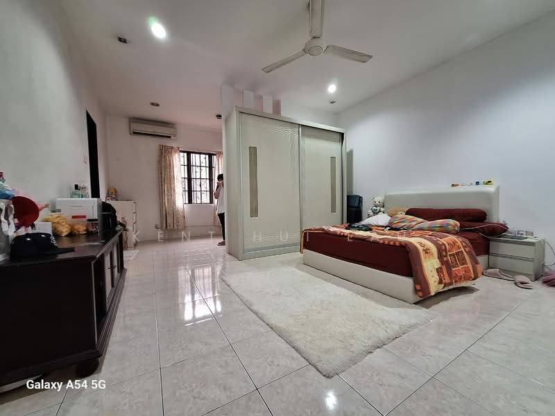 Semi-Detached House for Sale in Bandar Nusaputra (Puchong) - KENT HUI LAU - Bedroom - PropertyGuru.com.my
