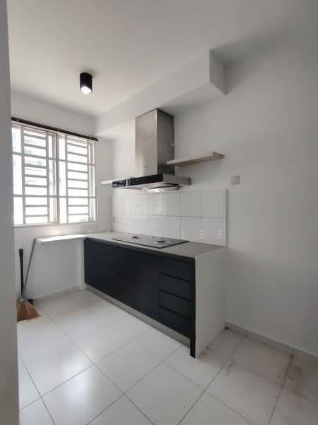 Townhouse for Sale in Raja Uda (Butterworth) - Zack Lee - Kitchen - PropertyGuru.com.my
