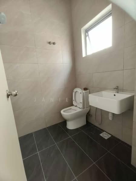 2-storey Terraced House for Sale in Seksyen U13 (Setia Alam) - Janie Lee - Bathroom (Ground floor) - PropertyGuru.com.my