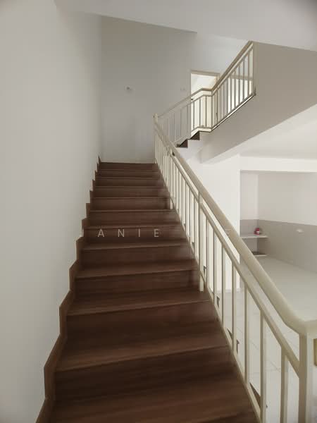 2-storey Terraced House for Sale in Seksyen U13 (Setia Alam) - Janie Lee - stairs - PropertyGuru.com.my