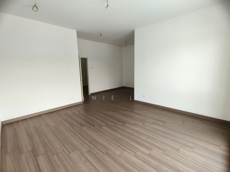 2-storey Terraced House for Sale in Seksyen U13 (Setia Alam) - Janie Lee - Master bedroom - PropertyGuru.com.my