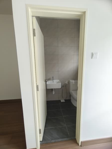2-storey Terraced House for Sale in Seksyen U13 (Setia Alam) - Janie Lee - Bedroom 2 - Bathroom  - PropertyGuru.com.my