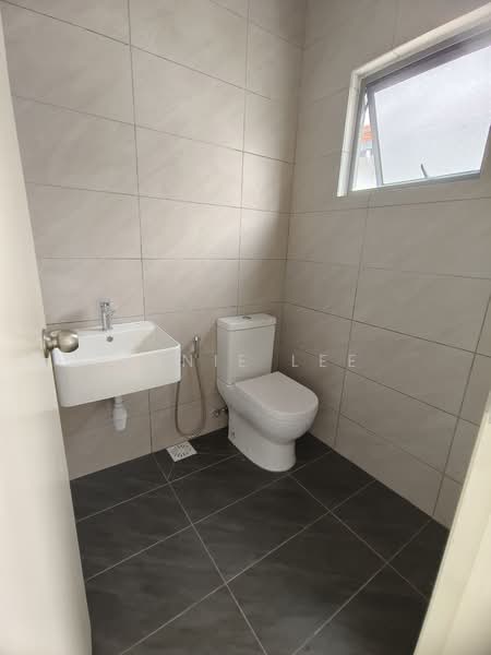 2-storey Terraced House for Sale in Seksyen U13 (Setia Alam) - Janie Lee - Bedroom 2 - Bathroom  - PropertyGuru.com.my