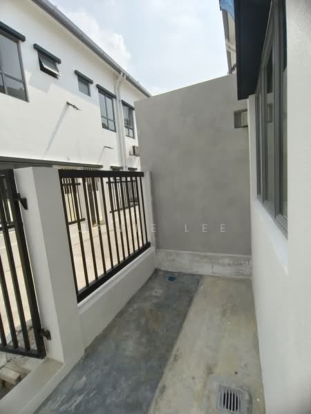 2-storey Terraced House for Sale in Seksyen U13 (Setia Alam) - Janie Lee - House land behind 5 feet - PropertyGuru.com.my
