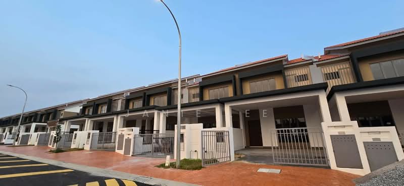 2-storey Terraced House for Sale in Seksyen U13 (Setia Alam) - Janie Lee - Exterior - PropertyGuru.com.my