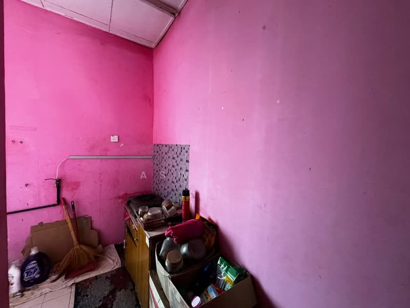 1-storey Terraced House for Sale in Bertam Perdana 3 (Kepala Batas) - Aswad . - Kitchen - PropertyGuru.com.my