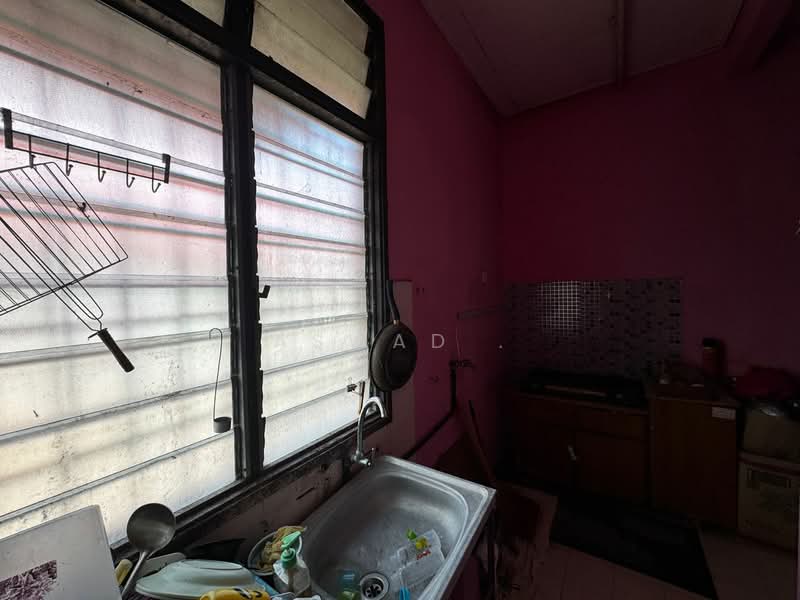 1-storey Terraced House for Sale in Bertam Perdana 3 (Kepala Batas) - Aswad . - Kitchen - PropertyGuru.com.my