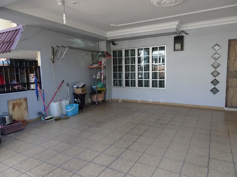 2-storey Terraced House for Sale in Taman Halaman (Ampang) - Jaysia Lau - Car Park - PropertyGuru.com.my