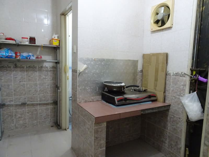 2-storey Terraced House for Sale in Taman Halaman (Ampang) - Jaysia Lau - Kitchen - PropertyGuru.com.my