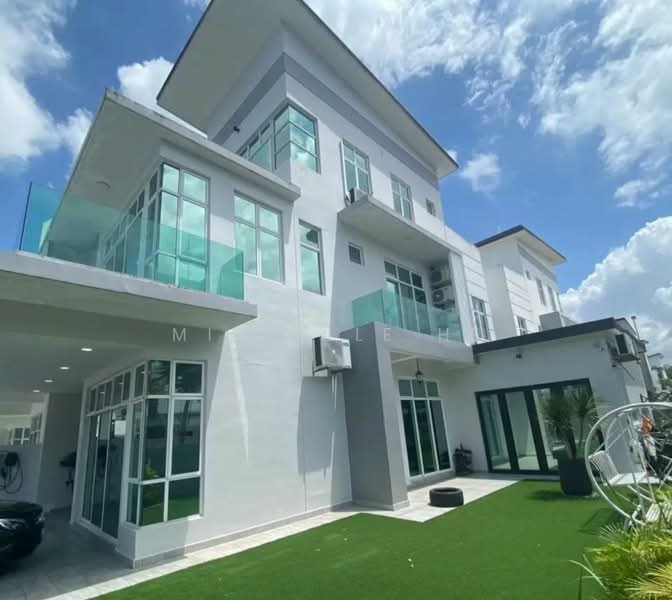 Cluster House for Sale in Skudai (Johor) - Michelle He - Exterior - PropertyGuru.com.my