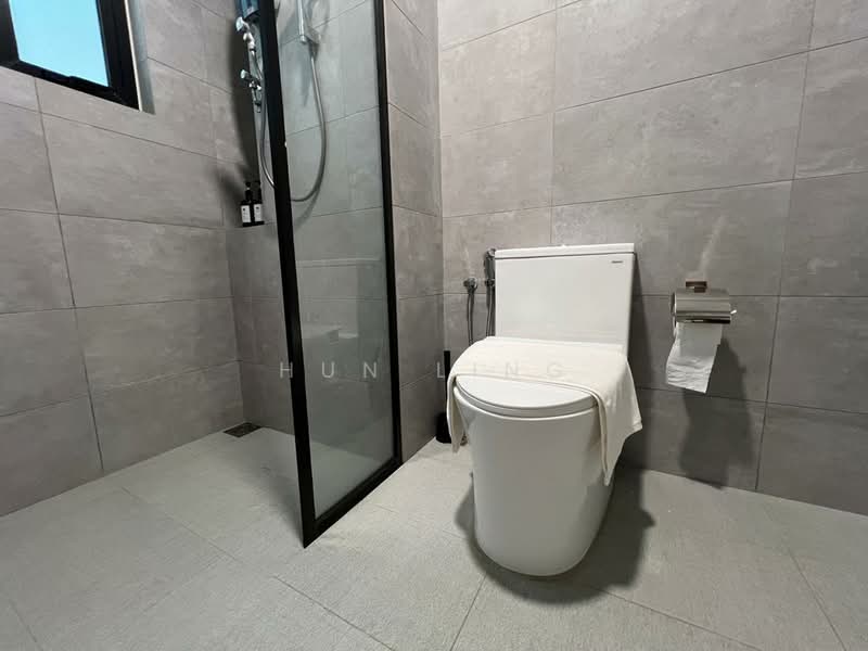 Servis Apartment untuk Disewa di Cubic Botanical - Hun Ling - Bathroom - PropertyGuru.com.my