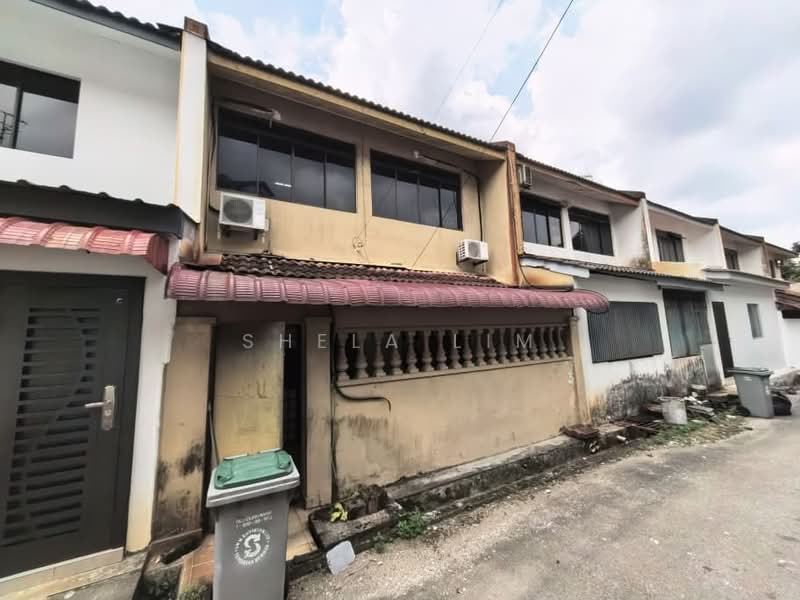 2-storey Terraced House for Sale in Taman Bukit Mewah (Tampoi) - Shela Lim - Exterior - PropertyGuru.com.my