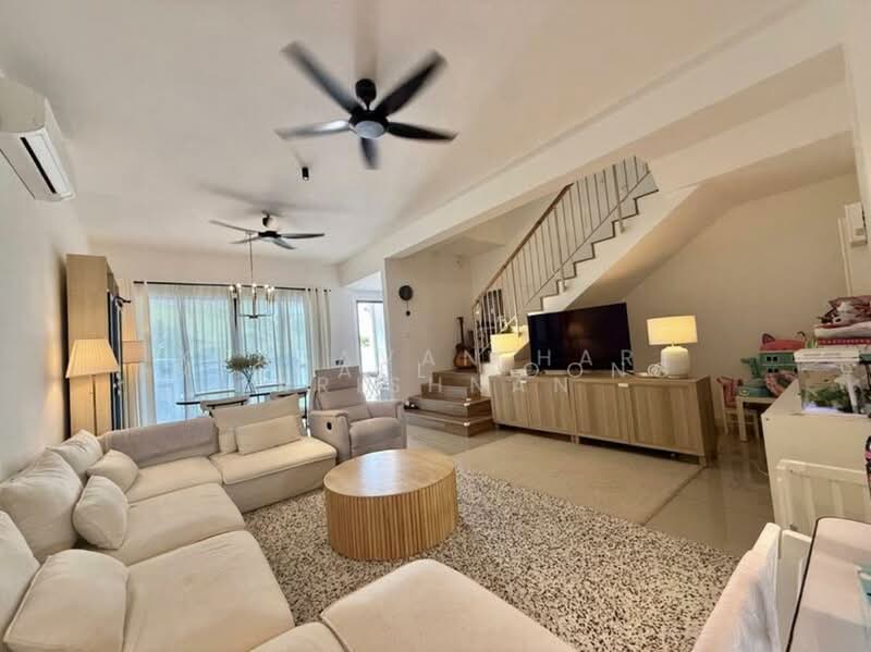 Rumah Teres 2 Tingkat untuk Disewa di Dengkil (Selangor) - Michael Foong - Living Room - PropertyGuru.com.my