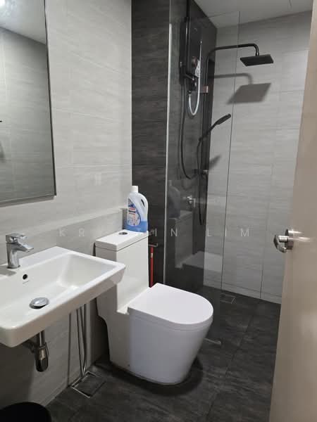 Service Residence for Sale at Aurora Subang Jaya - Krystin Lim - Bathroom - PropertyGuru.com.my