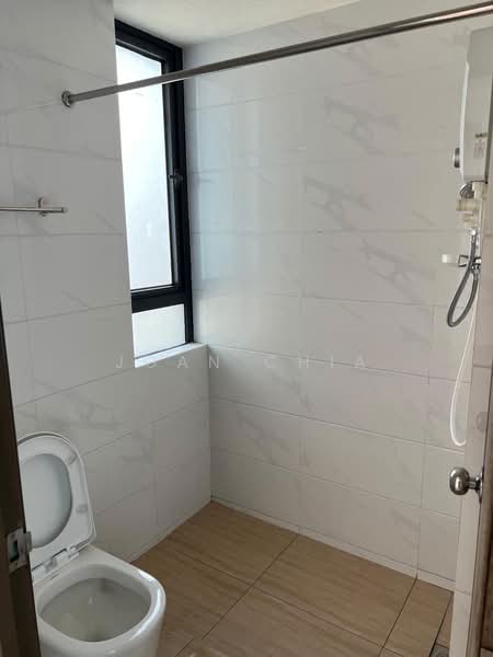 Service Residence for Sale at Country Garden Central Park - Joan Chia - Bathroom - PropertyGuru.com.my