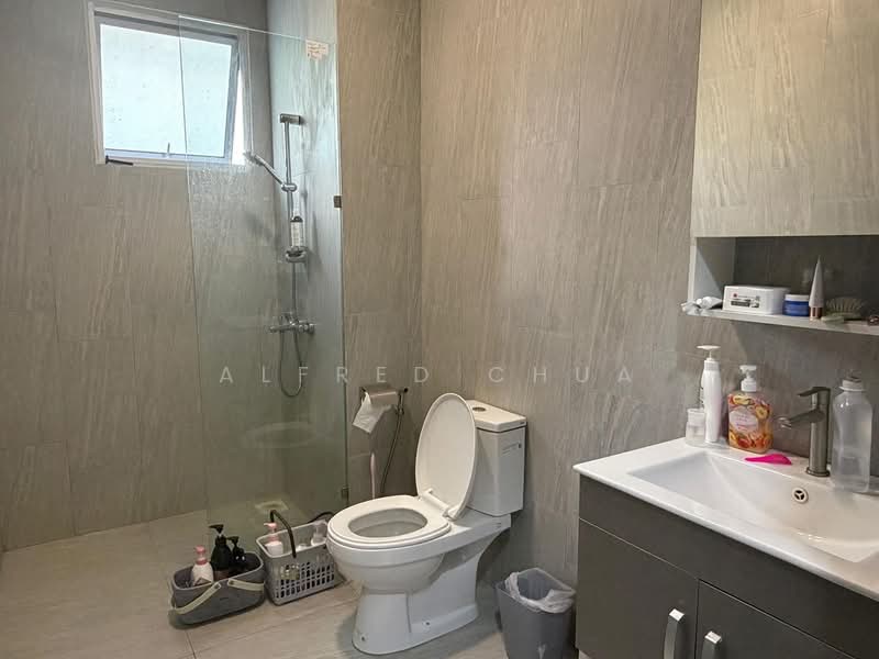 Pangsapuri untuk Dijual di Liberty Grove - Alfred Chua - Bathroom - PropertyGuru.com.my