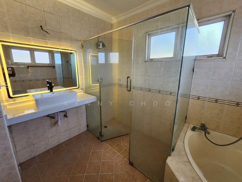 Semi-Detached House for Rent in Perdana Lakeview East (Cyberjaya) - Kenny Choo - Bathroom - PropertyGuru.com.my