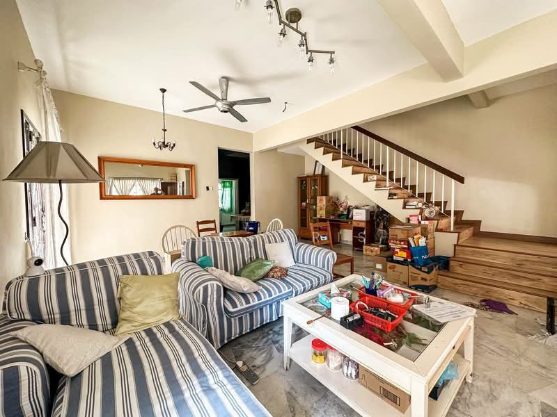 2-storey Terraced House for Sale in Taman Kelana Idaman (Ara Damansara) - Ali Idris - Living Room - PropertyGuru.com.my