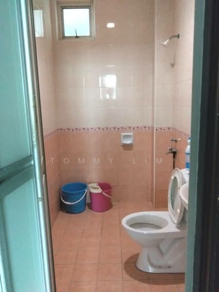 Apartment for Sale at Perling Apartment - Tommy Lim - Bathroom - PropertyGuru.com.my