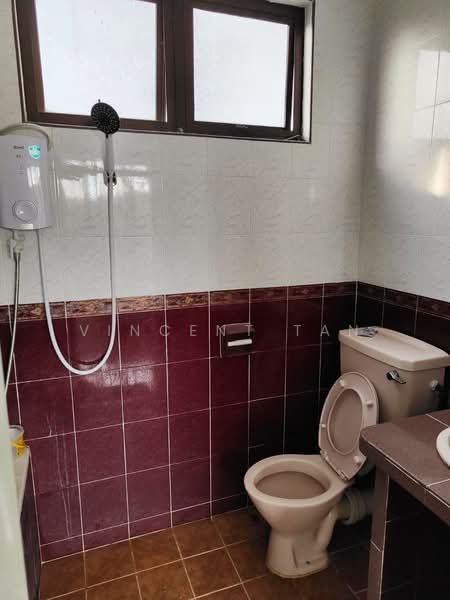 Pangsapuri untuk Disewa di Pearl Garden - Vincent Tan - Bathroom - PropertyGuru.com.my