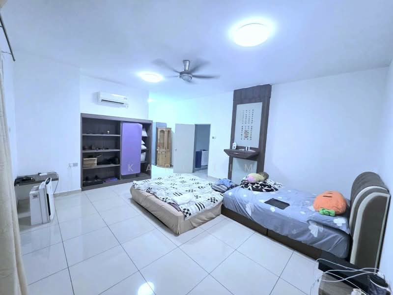 Semi-Detached House for Sale in Taman Universiti (Skudai) - Karl Lim - Bedroom - PropertyGuru.com.my