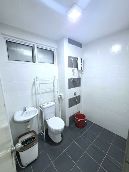 Semi-Detached House for Sale in Taman Universiti (Skudai) - Karl Lim - Bathroom - PropertyGuru.com.my
