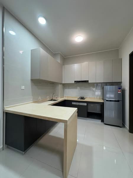 Condominium for Rent at Amberside @ Country Garden Danga Bay - Jason Fam - Kitchen - PropertyGuru.com.my