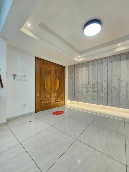Rumah Berkembar untuk Dijual di Taman Molek (Johor Bahru) - Jeremy Voon - Entrance - PropertyGuru.com.my