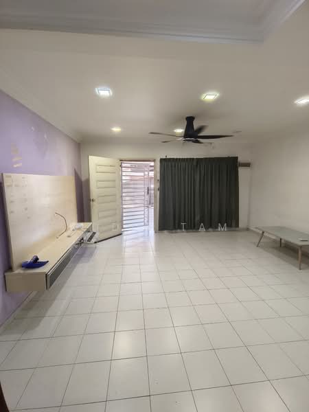 2-storey Terraced House for Sale in Taman Scientex Pasir Gudang (Pasir Gudang) - Eddie Tam - Living Room - PropertyGuru.com.my