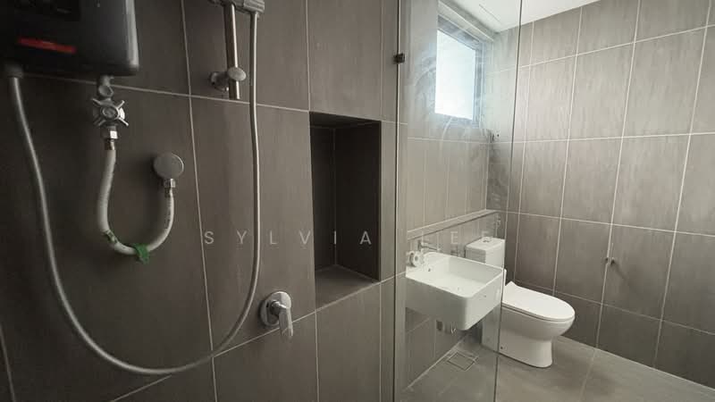 Service Residence for Sale at The Pulse Residence - Sylvia Lee - Bathroom 1 - PropertyGuru.com.my