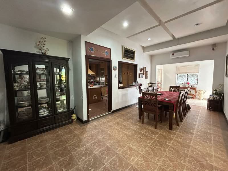 Rumah Berkembar untuk Dijual di Ukay Perdana (Ulu Kelang) - Jagger Moo - Dining Room - PropertyGuru.com.my