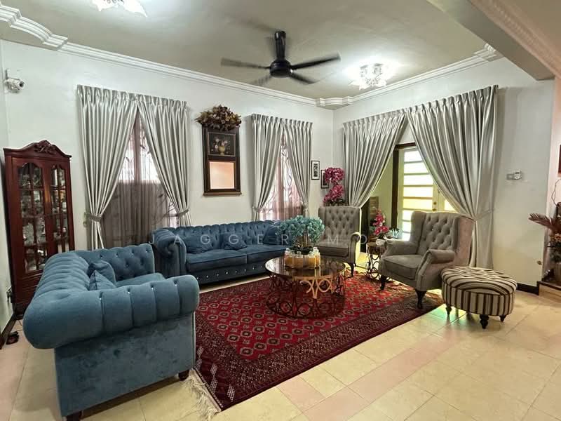 Rumah Berkembar untuk Dijual di Ukay Perdana (Ulu Kelang) - Jagger Moo - Living Room - PropertyGuru.com.my