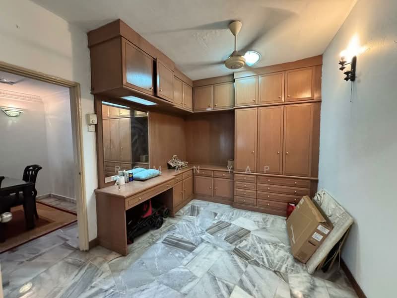 Rumah Berkembar untuk Dijual di Rawang (Selangor) - Roman Yap - PropertyGuru.com.my