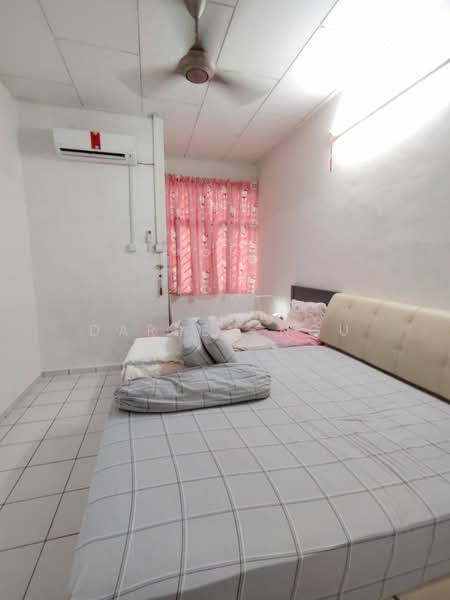 1-storey Terraced House for Sale in Taman Daya (Johor Bahru) - Darren Ngu - Bedroom - PropertyGuru.com.my