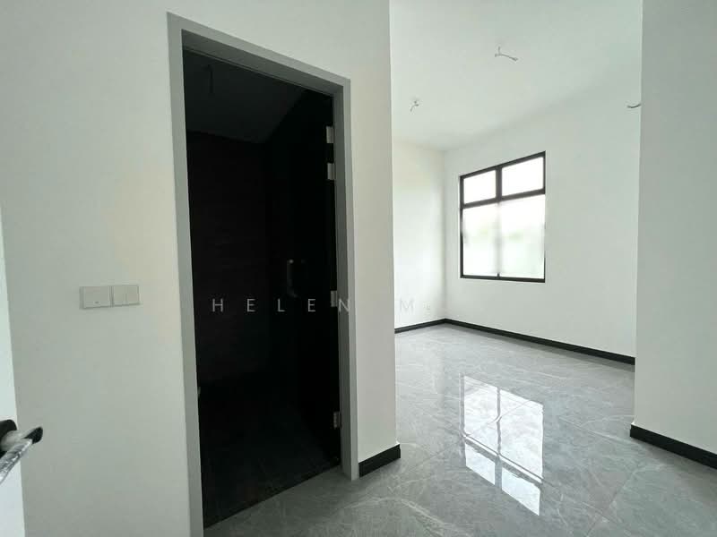 Rumah Berkembar untuk Dijual di Johor Bahru (Johor) - Helen Mok - PropertyGuru.com.my